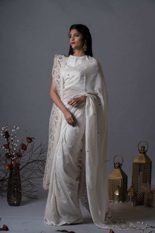 Bay Salt Embellished Saree Set For Discount