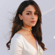 Alia Bhatt Look Online