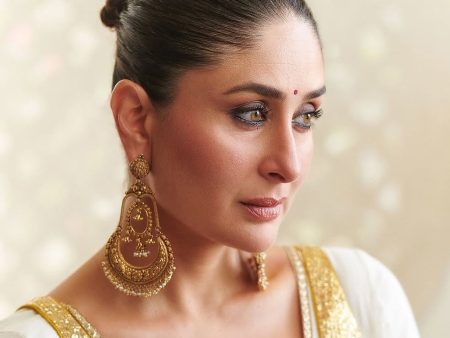 Kareena Kapoor Look Online now