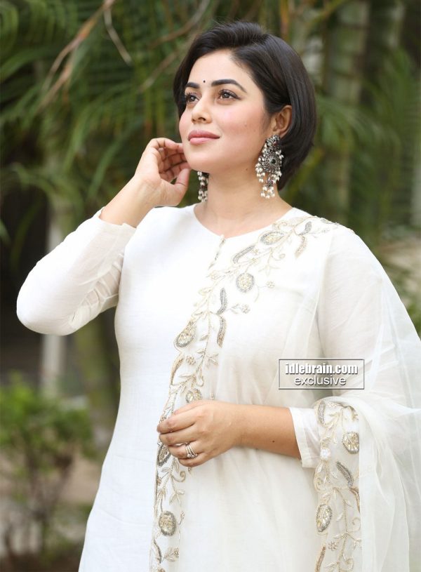 Shamna Kasim in Bay Salt Suit Set Supply